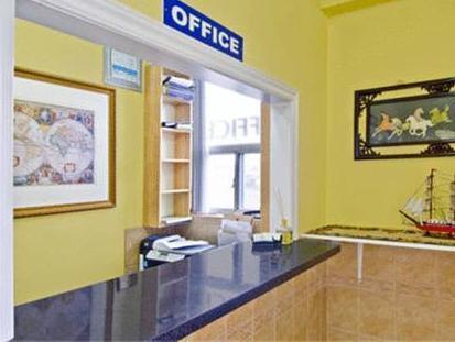 Burlington Inn מראה חיצוני תמונה